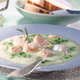 Feine Erbsencreme-Suppe mit Lachsforelle